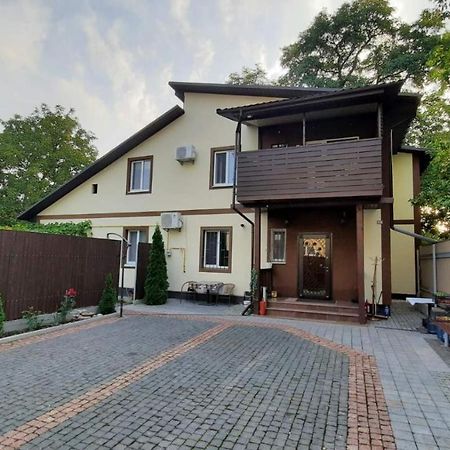 Life House Hotell Berezan Exteriör bild