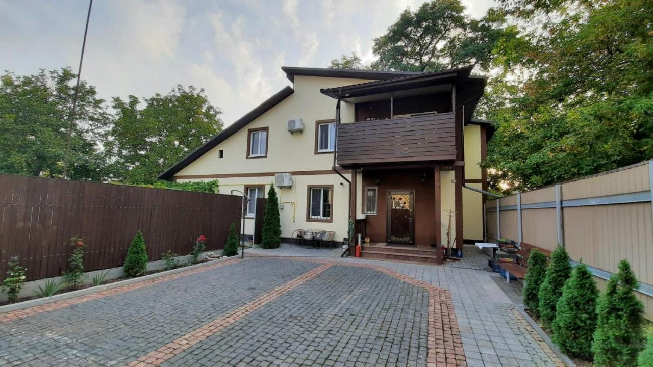Life House Hotell Berezan Exteriör bild